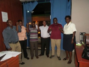 BIZIMANA Charles Président CNOP Burundi chemise blanche au centre GASHUSHO Prosper son adjoint à sa gauche et les autres membres du Comité Exécutif