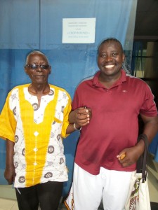 Le Président fondateur de la CNOP Burundi Honorable Firmato NAHAYO (à gauche) avec le Vice Président de la CNOP Burundi.